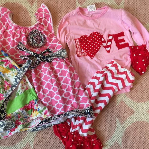 Bundle of cute outfits size 2T - Picture 3 of 3